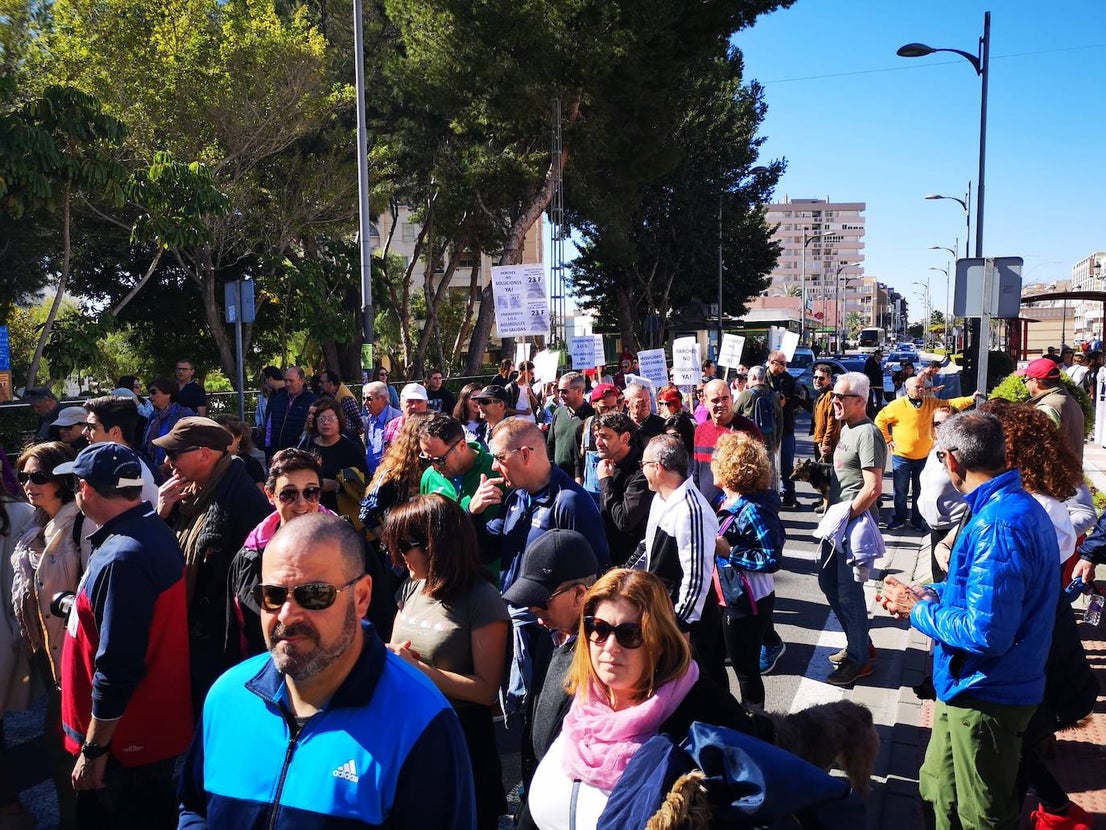 Los manifestantes exigen soluciones definitivas y no «parches». 
