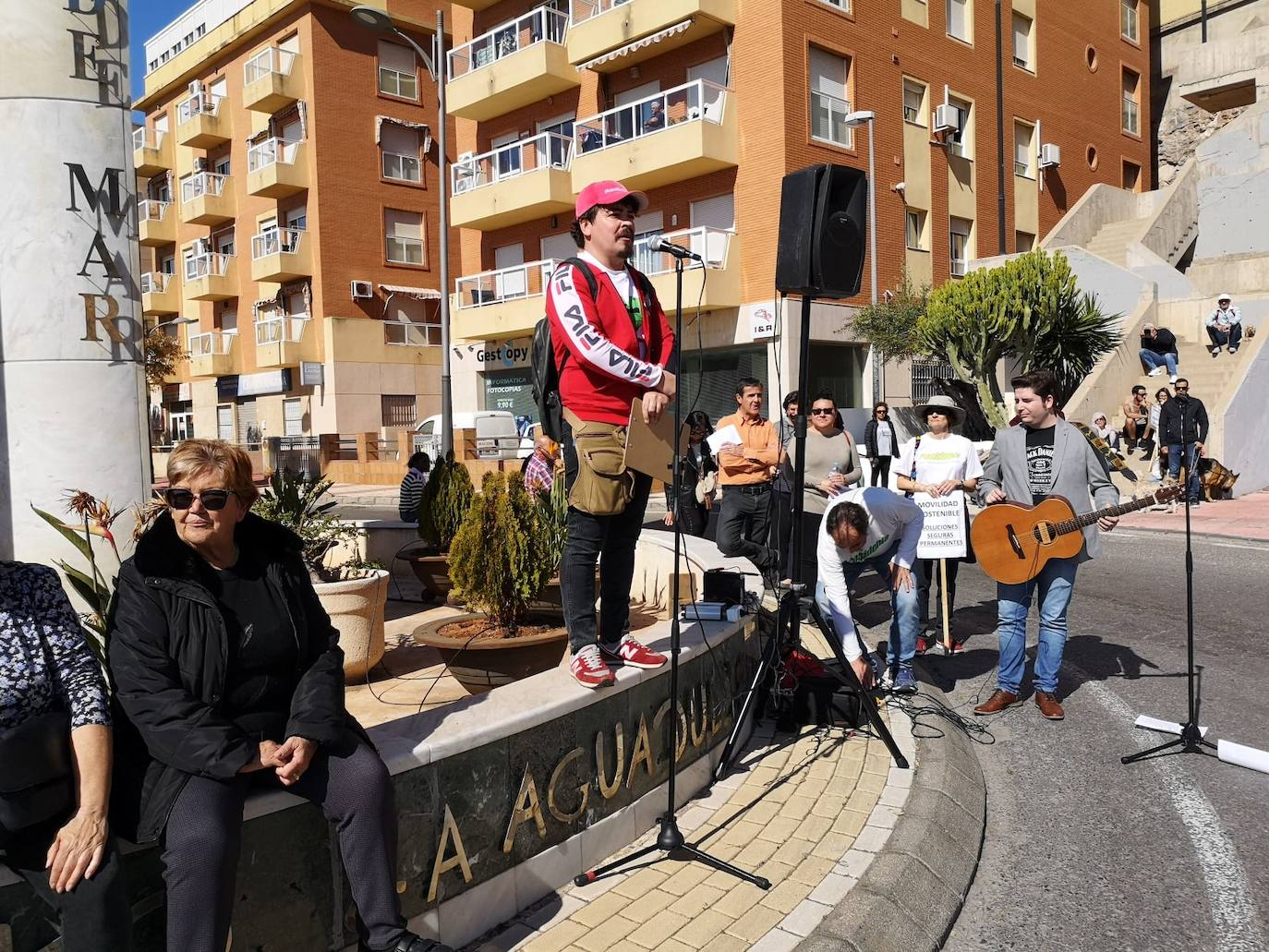 Los manifestantes exigen soluciones definitivas y no «parches». 