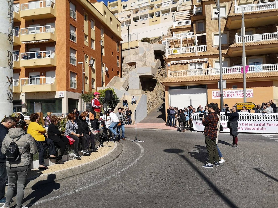 Los manifestantes exigen soluciones definitivas y no «parches». 