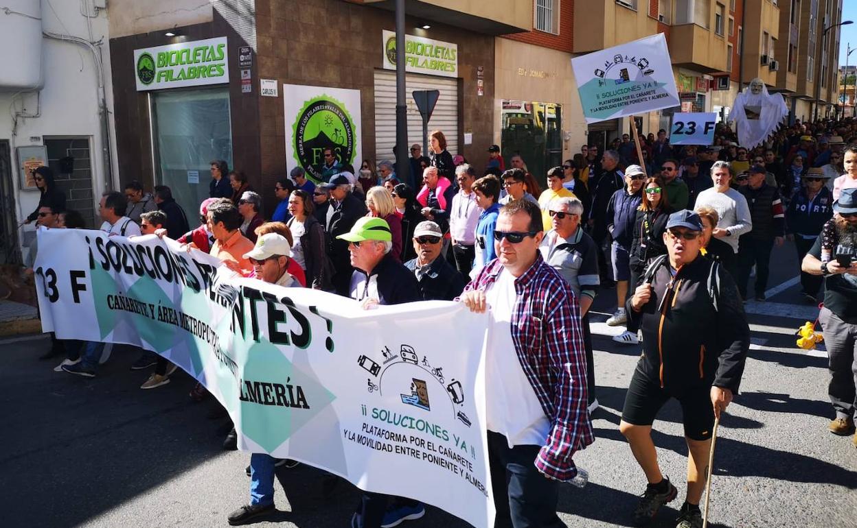 La manifestación exige soluciones a largo plazo y no «parches». 