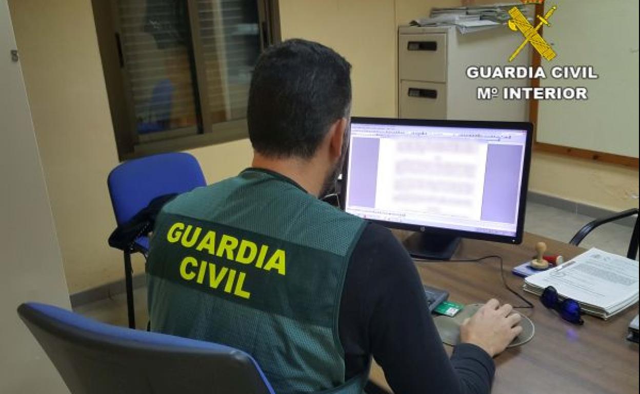 Agresión sexual en Almería | A prisión por agredir sexual y físicamente a una agente de la Guardia Civil en Roquetas