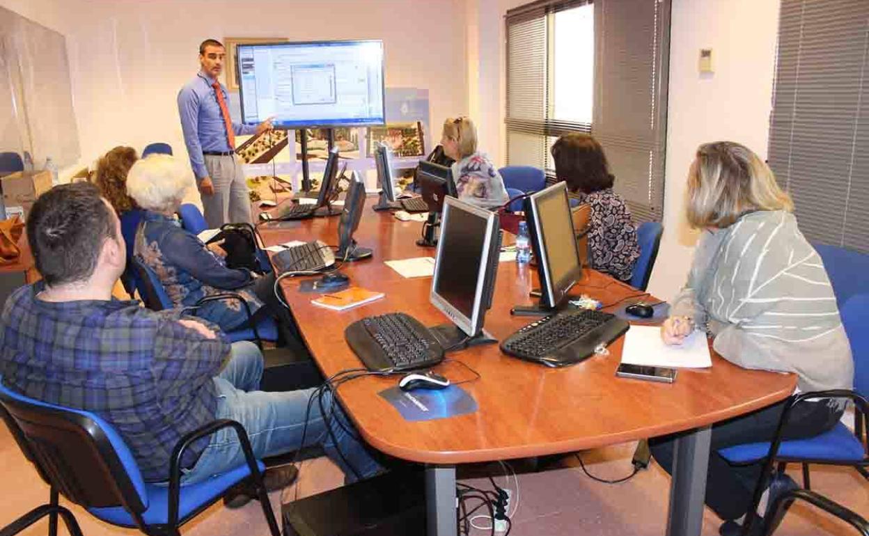 Roquetas de Mar | La plantilla municipal tiene este año 120 vacantes en diferentes áreas
