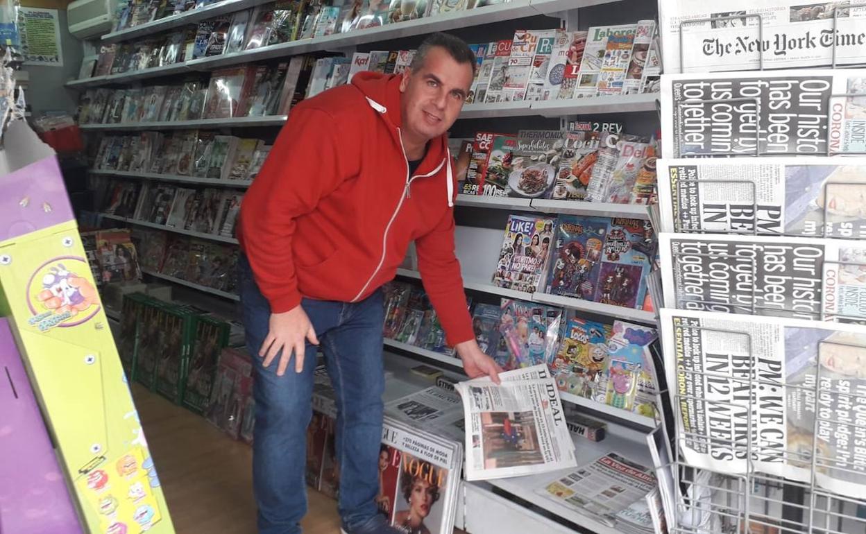 «Para gente mayor que vive sola comprar el periódico es el único momento para hablar con alguien»