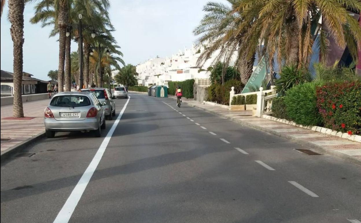 Cs exige explicaciones por la «absoluta incoherencia» de parar el carril bici de Aguadulce solo 24 horas después de empezarlo