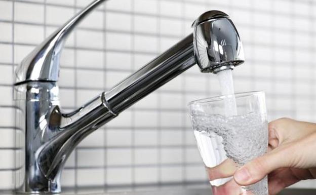 IUTDEQ denuncia errores en el último recibo del agua de Roquetas y pide su paralización