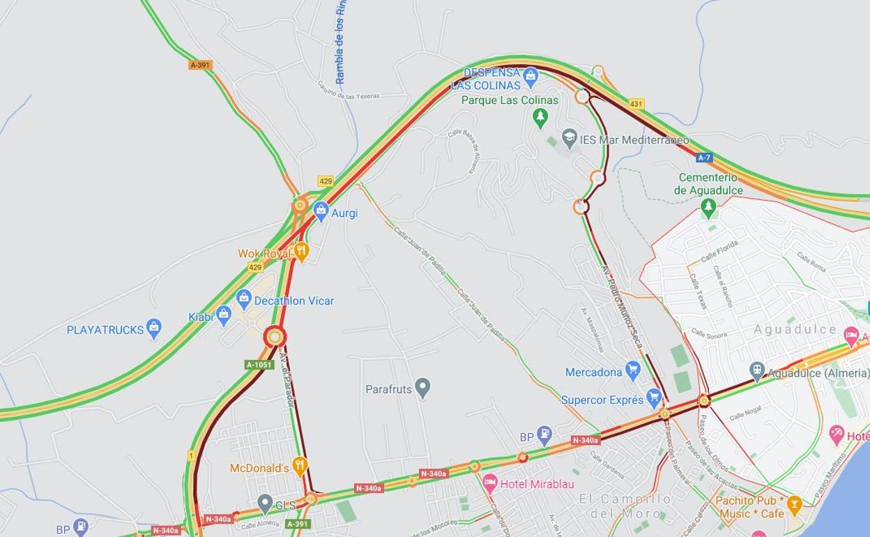 Dos accidentes colapsan la A7 y los accesos a la misma de Aguadulce y El Parador