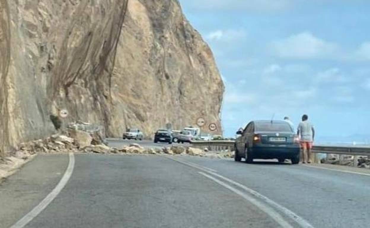 La carretera de El Cañarete tuvo que volver a ser cortada el pasado mes de septiembre por desprendimientos. 