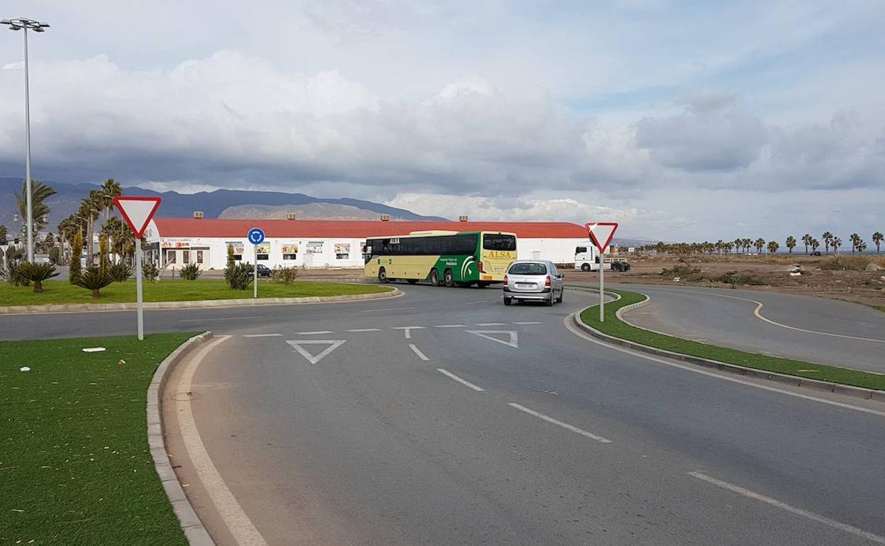 Roquetas de Mar tendrá que redactar, por tercera vez, el nuevo acceso a Las Salinas