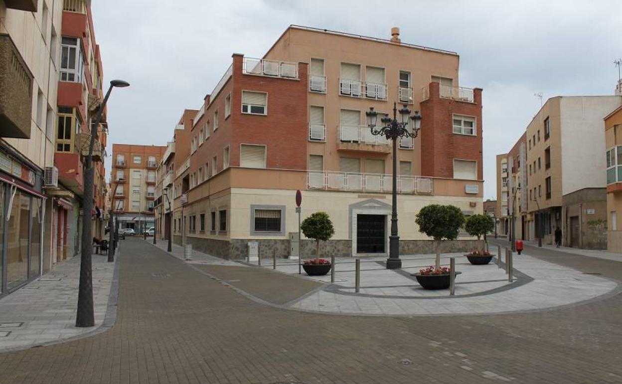 Roquetas adquiere un solar para recinto ferial y un edificio para servicios municipales