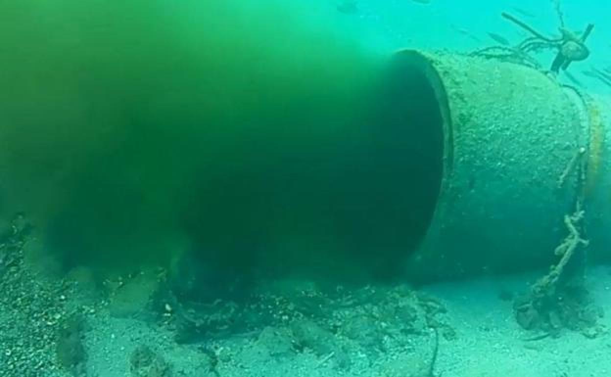 Amat amenaza con demandar a Ecologistas en Acción por su bandera negra por los vertidos