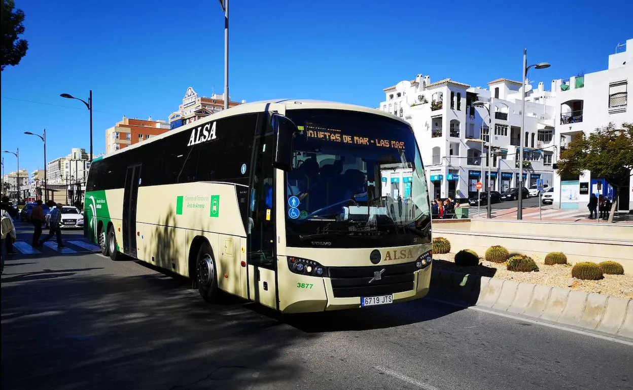 Los buses del Consorcio asumirán la conexión de los IES sin transporte escolar gratuito