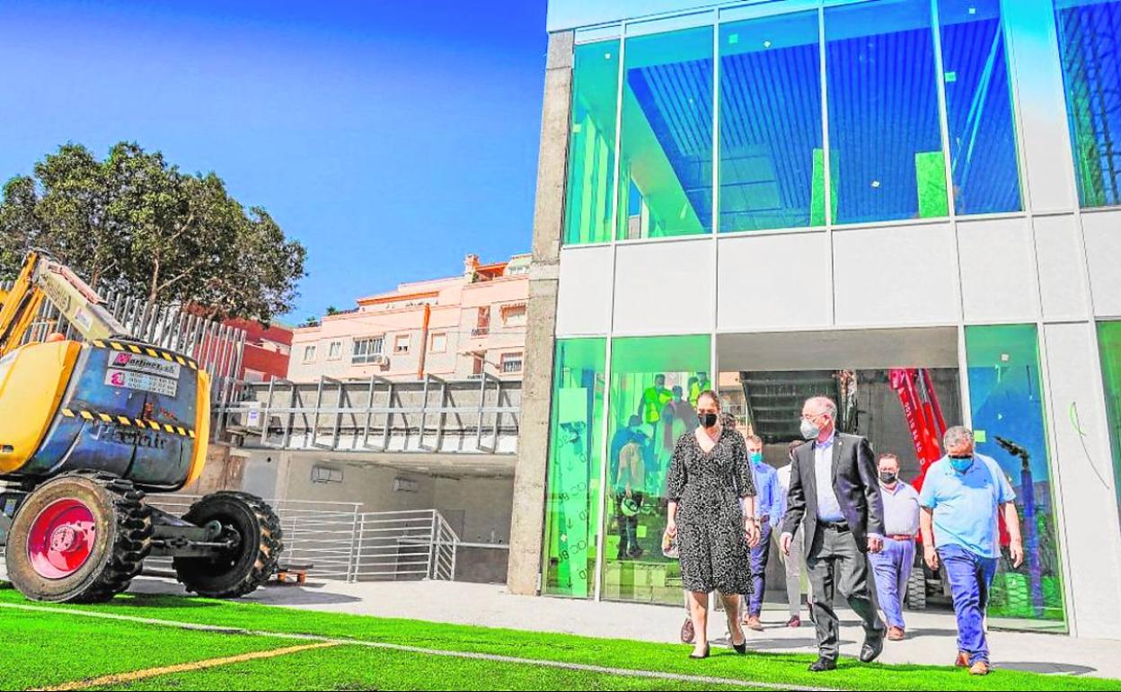 Multa de 1.000 euros diarios de Roquetas a la contratista del campo de El Parador por los retrasos