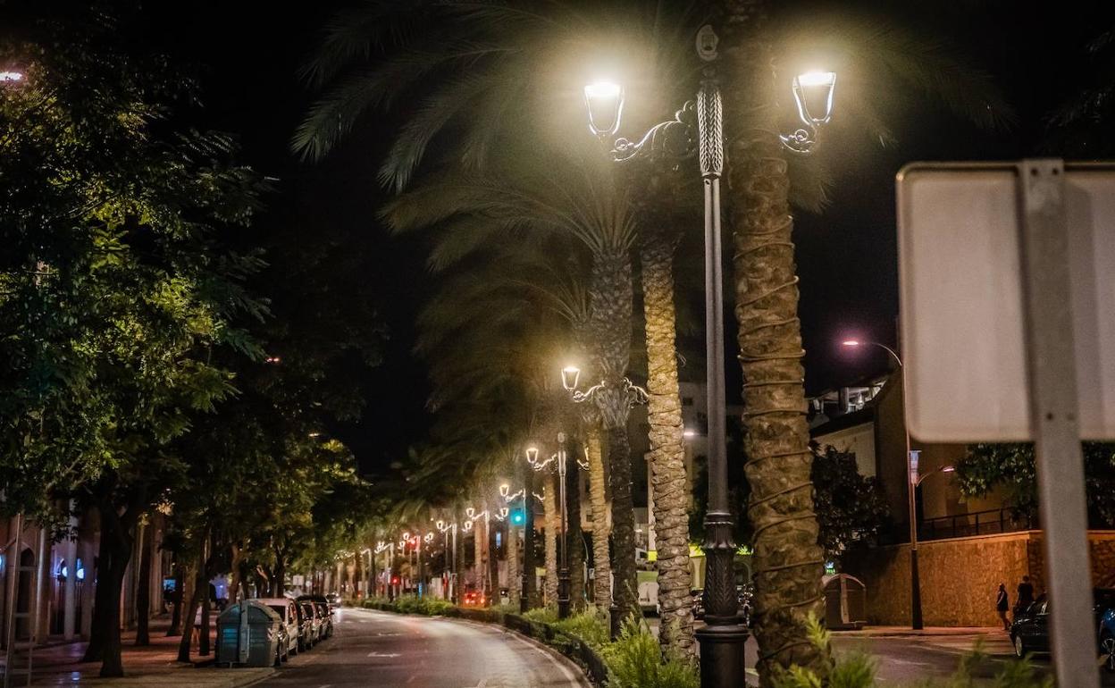 Roquetas confía en reducir sus emisiones con las nuevas luminarias y vehículos