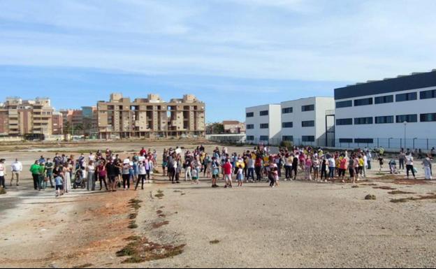 Las Salinas volverá a manifestarse para exigir que se acelere el futuro IES