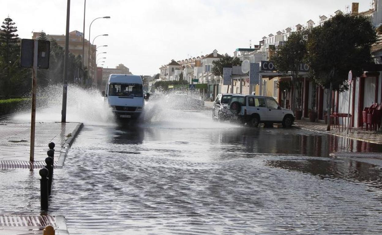 Roquetas ultima el comienzo de obras de la red de pluviales de avenida de Sudamérica