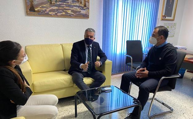 Salud se abre a estudiar la apertura de las demandadas Urgencias de La Mojonera