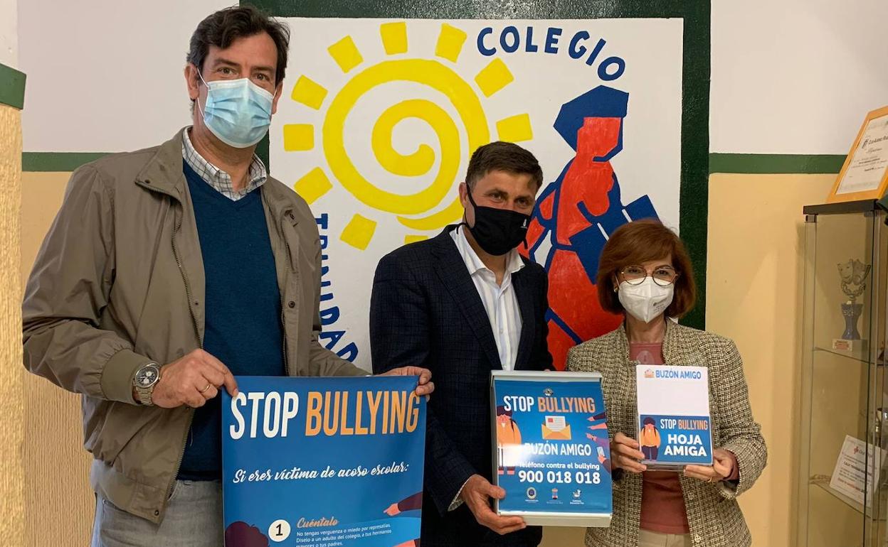 Roquetas instala en los centros educativos un buzón para informar de casos de acoso escolar