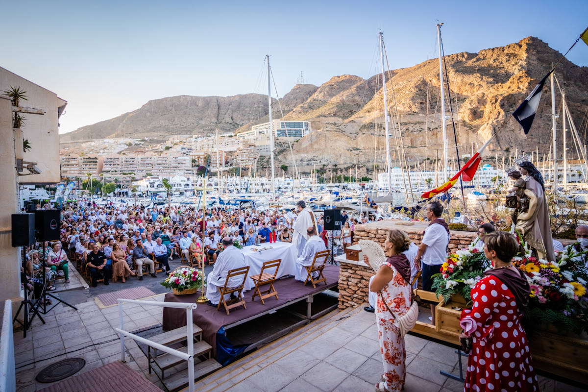 Fotos: Aguadulce lleva a la mar a su patrona