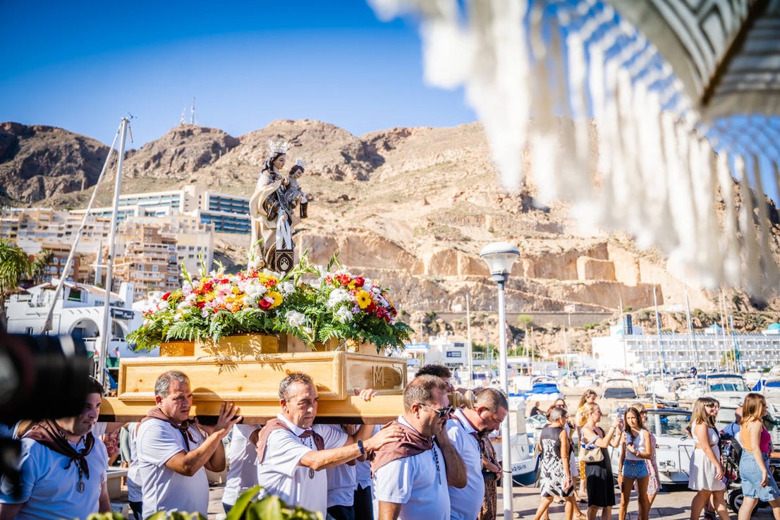 Fotos: Aguadulce lleva a la mar a su patrona