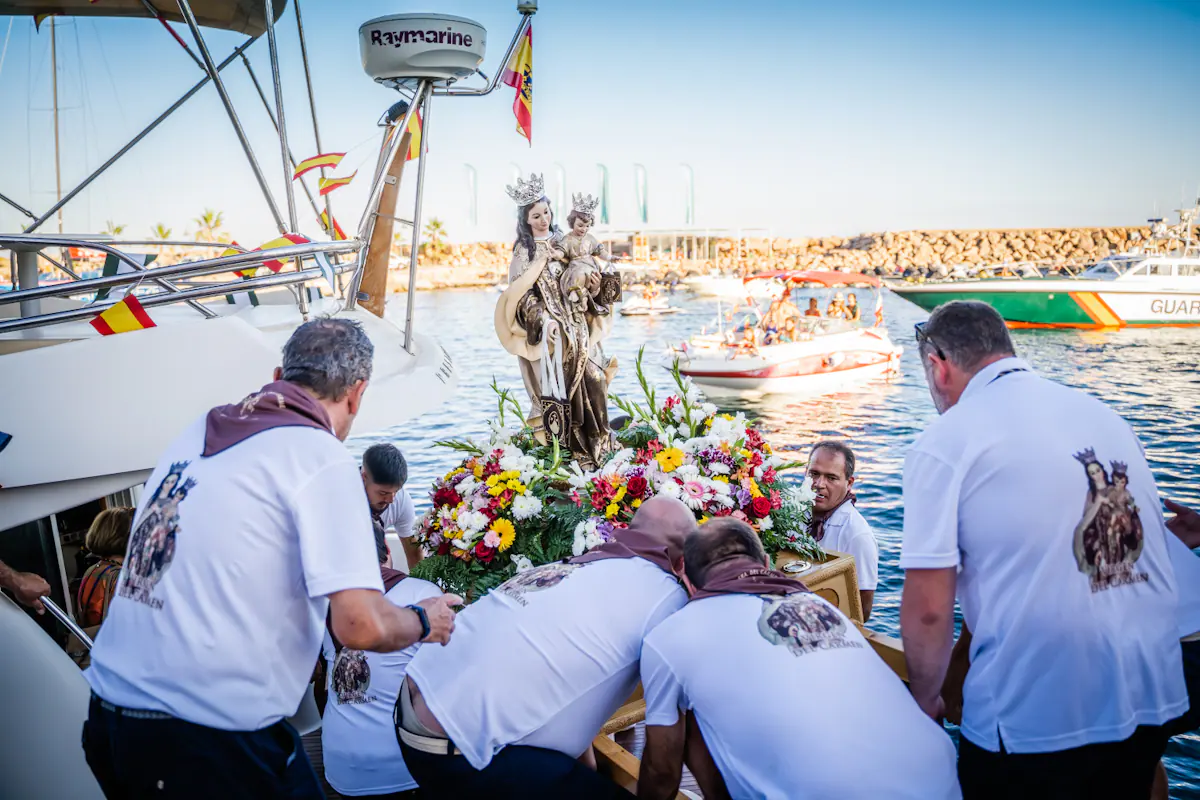 Fotos: Aguadulce lleva a la mar a su patrona