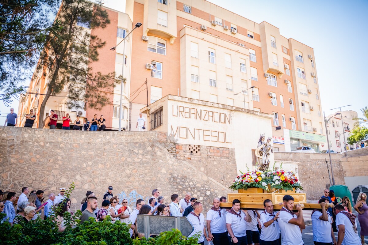 Fotos: Aguadulce lleva a la mar a su patrona