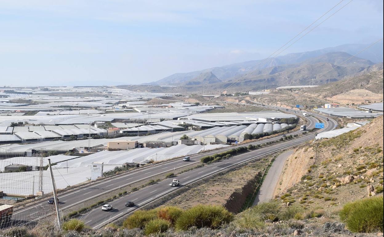 Transportes formaliza el contrato para diseñar la remodelación de la conexión de la A7 con Vícar