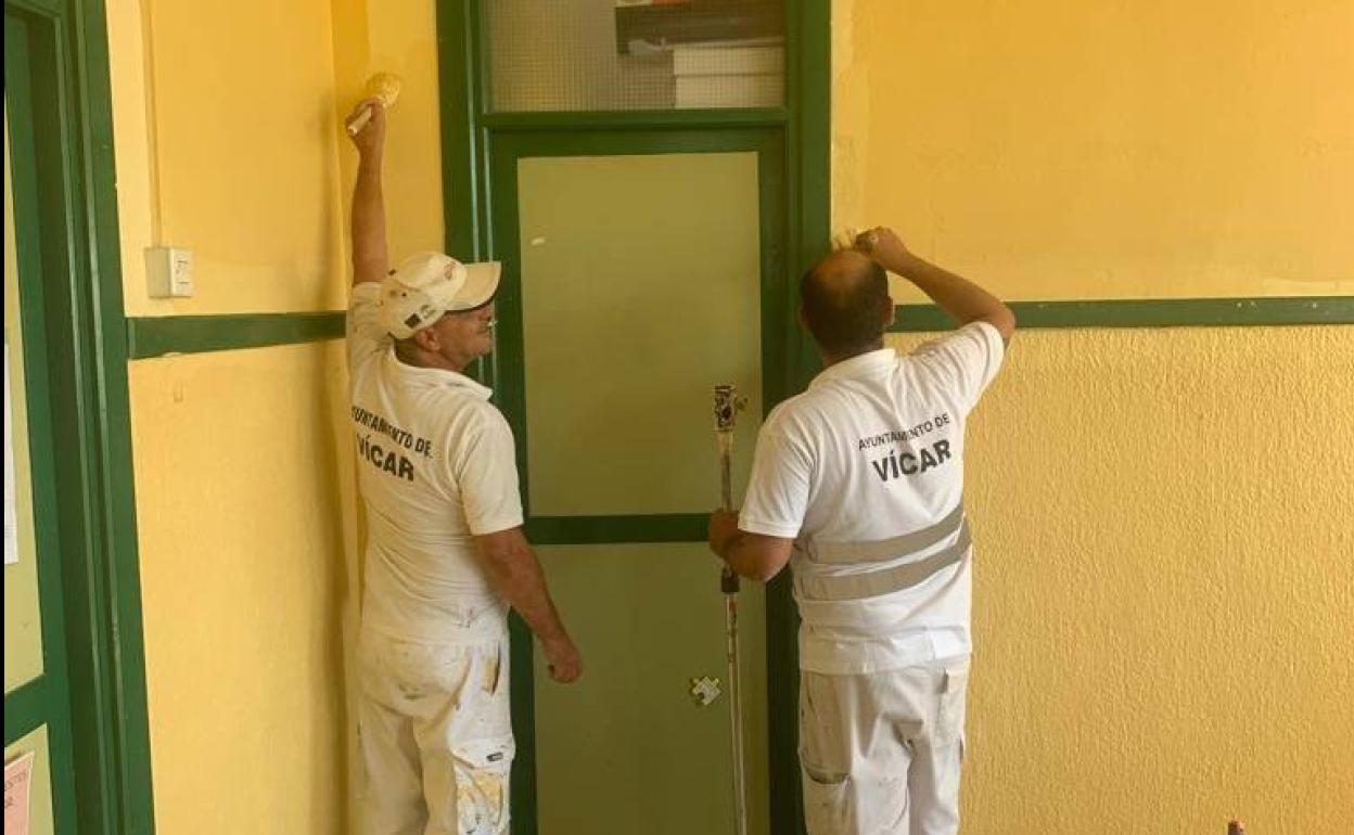 Los centros educativos de Vícar se ponen a punto para el comienzo del curso escolar
