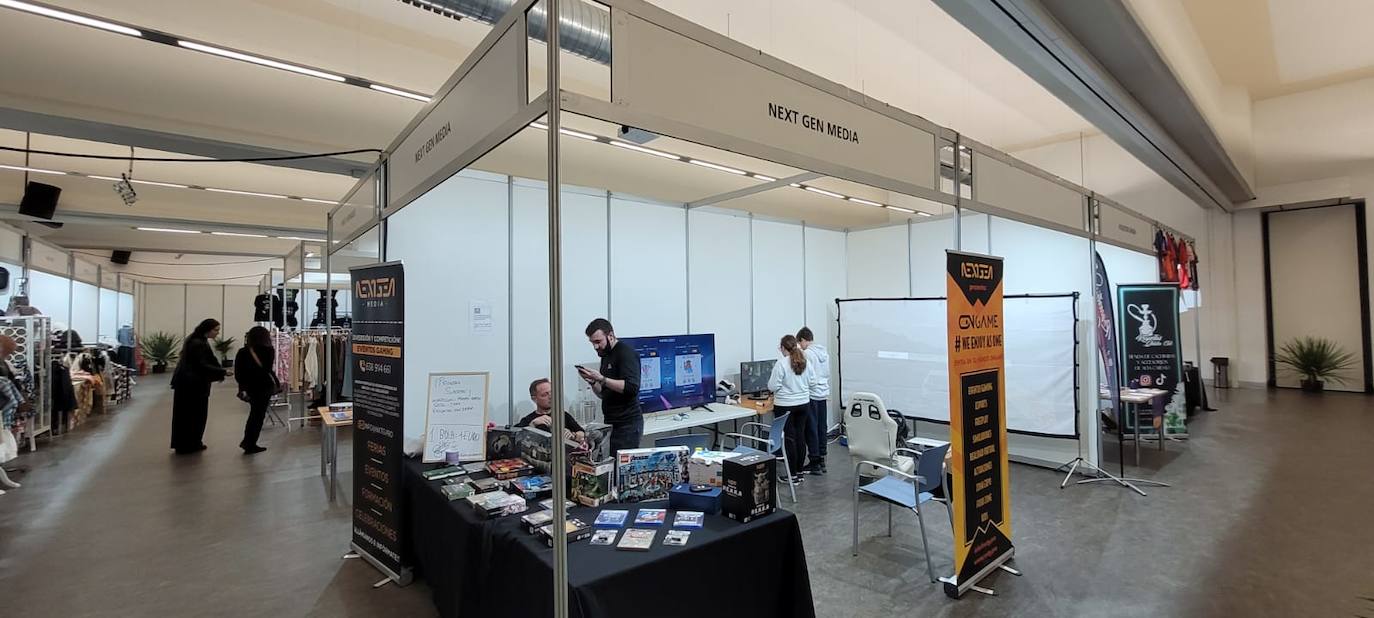 Así es la Feria Outlet del comercio local de Roquetas