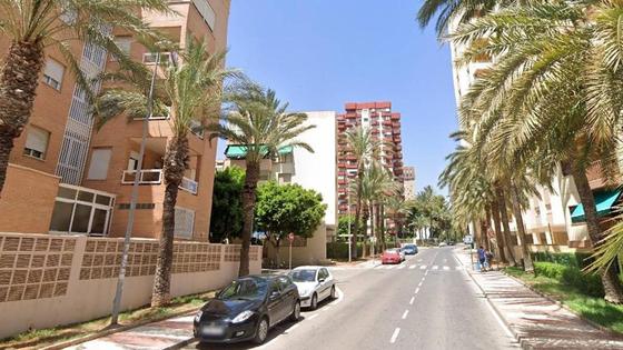 El Ayuntamiento de Roquetas tendrá que arreglar una acera tras una queja ante el Defensor