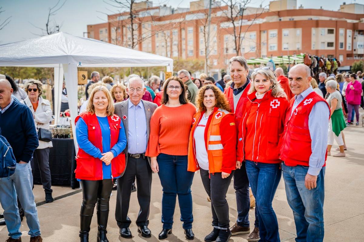 El nuevo Rastro de arte y antigüedades se estrena con un centenar de puestos