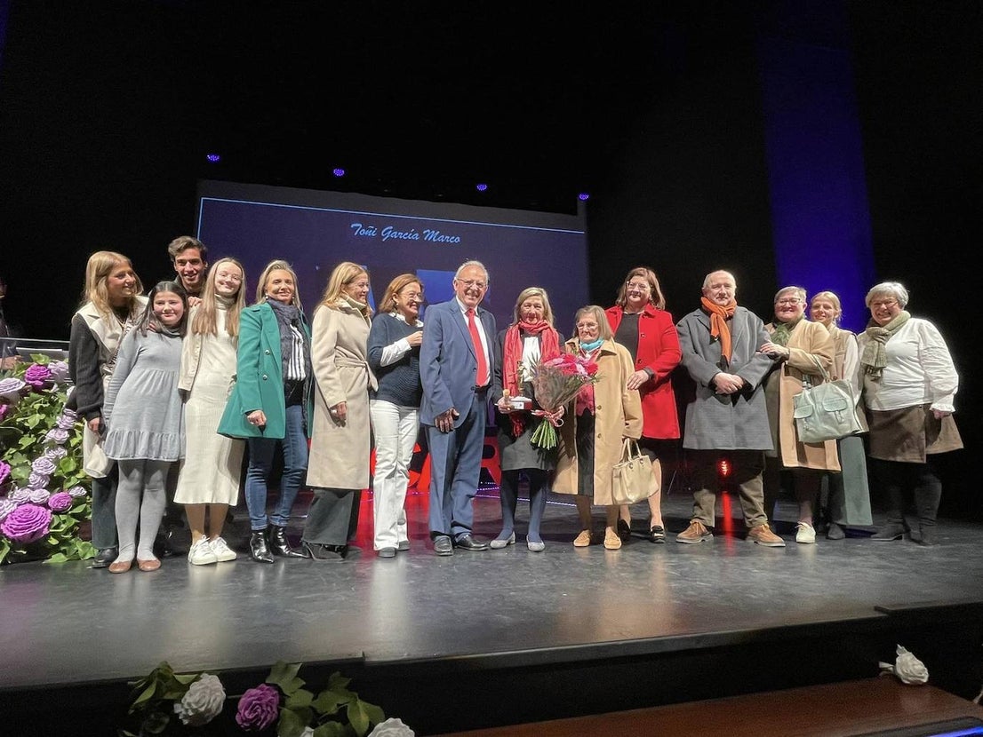 Vícar premia la trayectoria de una veintena de mujeres