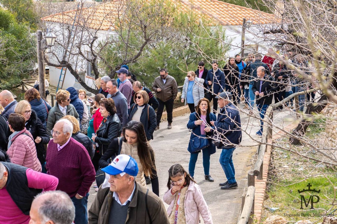 Vecinos de La Mojonera visitan la yeguada de Pérez Monteagud en Uleila