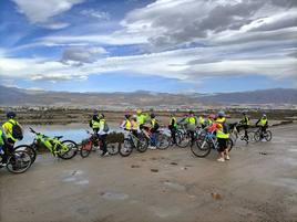 El Gabinete de Educación Vial enseña a moverse en bici con rutas por Roquetas