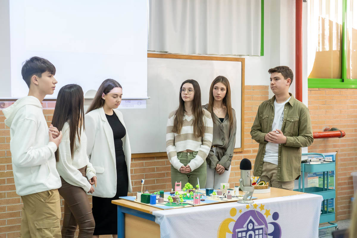 Alumnos del IES Carlos III diseñan una ciudad sostenible dentro de un proyecto internacional