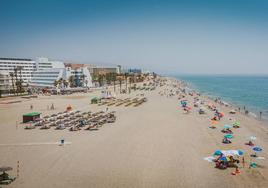 Roquetas quiere iniciar la temporada de playas a partir del Jueves Santo