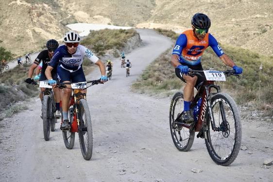 Dani Estévez se hace con la Vícar Bárbara de ciclismo de montaña