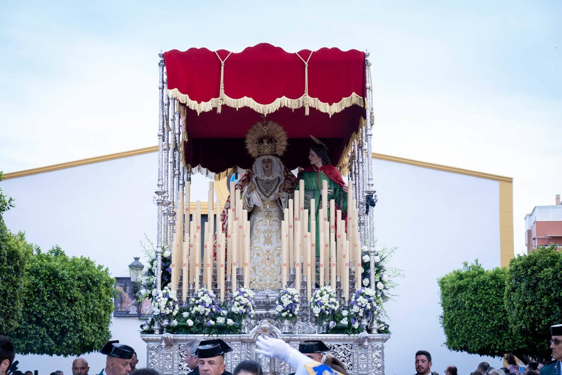 El Cristo de la Buena Muerte procesiona por las calles de El Parador