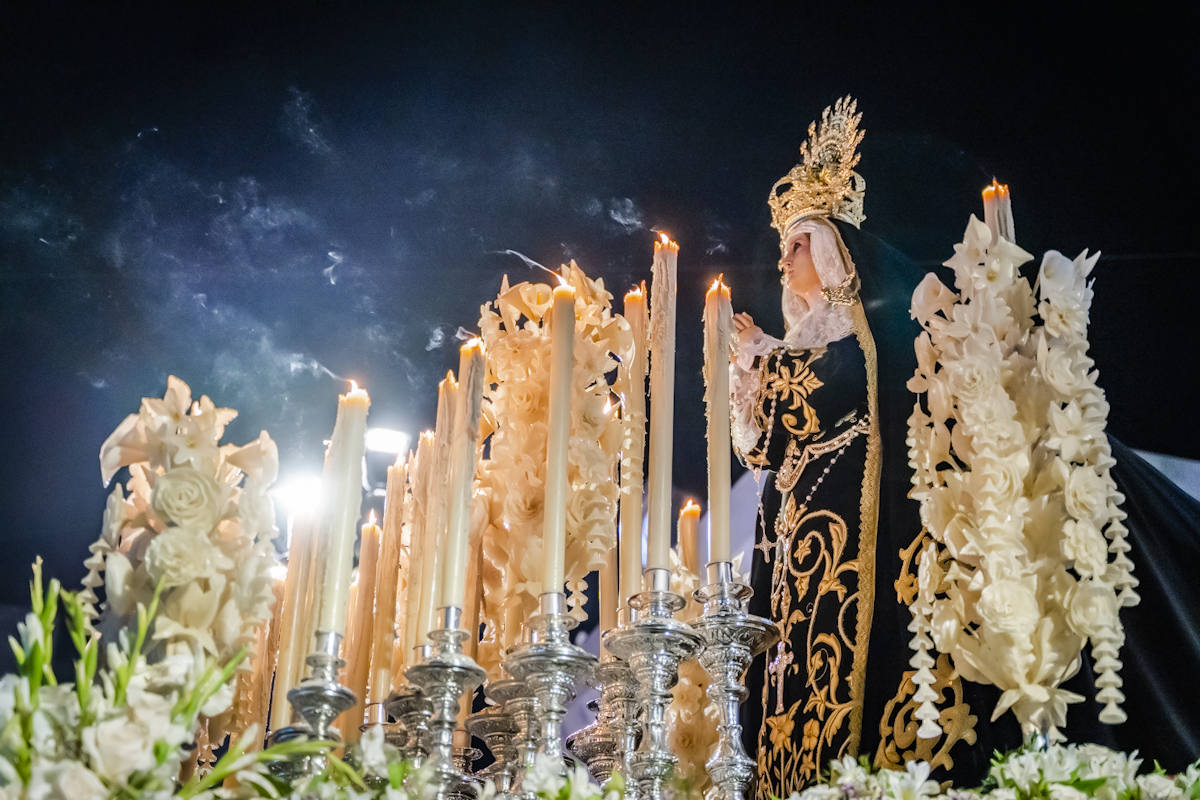 La Soledad llenó de emoción las calles de Roquetas