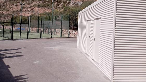 Las pistas de La Envía ya disponen de un módulo de vestuarios