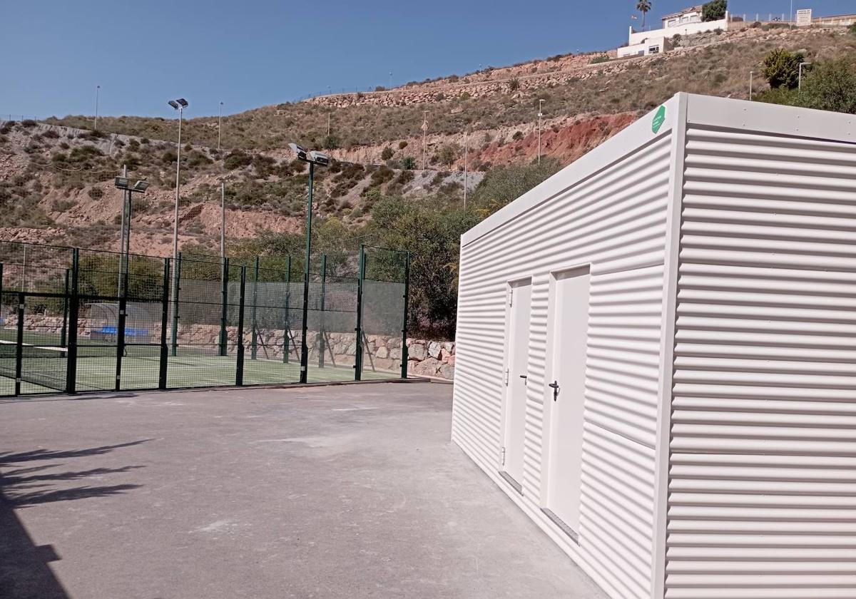 Las pistas de La Envía ya disponen de un módulo de vestuarios