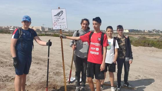 Carteles para ayudar a las aves a nidificar en la Ribera de la Algaida