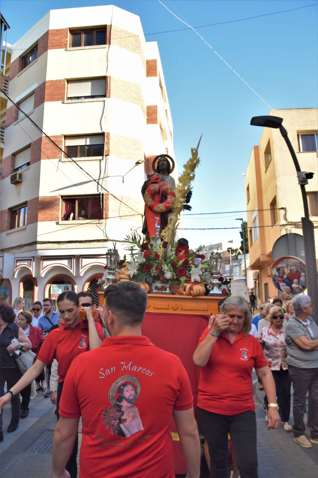 San Marcos procesiona por las calles de Roquetas
