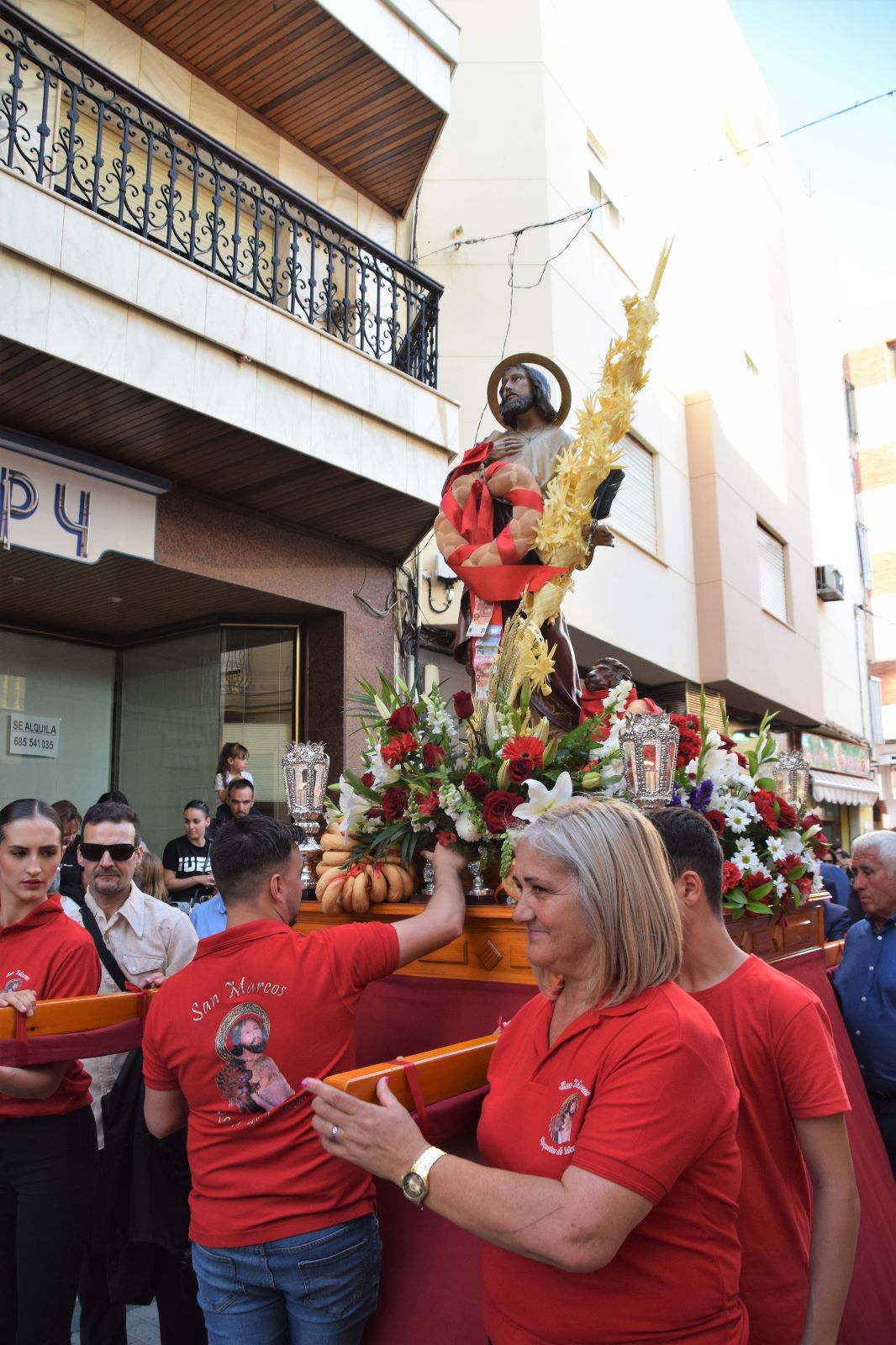 San Marcos procesiona por las calles de Roquetas