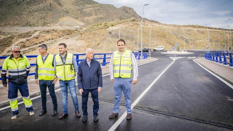 Aguadulce estrena un nuevo acceso directo a la A7 por la calle Galán