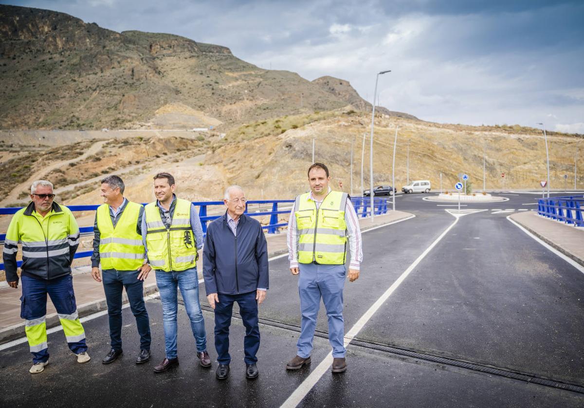 Aguadulce estrena un nuevo acceso directo a la A7 por la calle Galán