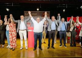 Manolo García ve a Roquetas «en decadencia» y llama a votar por «la ciudad que mereces»