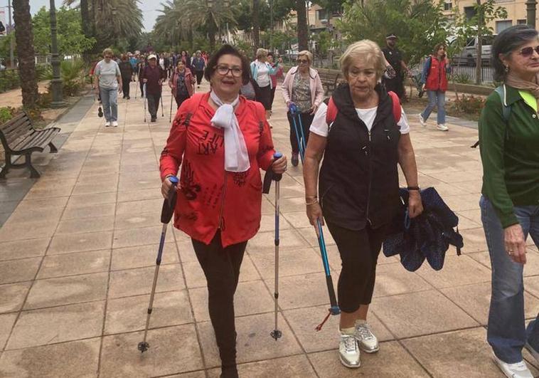 Casi 200 personas participan en la jornada de Marcha Nórdica de Mes de la Salud de Vícar