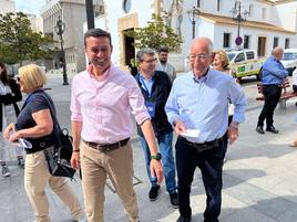 Los candidatos de Roquetas votan en la jornada electoral