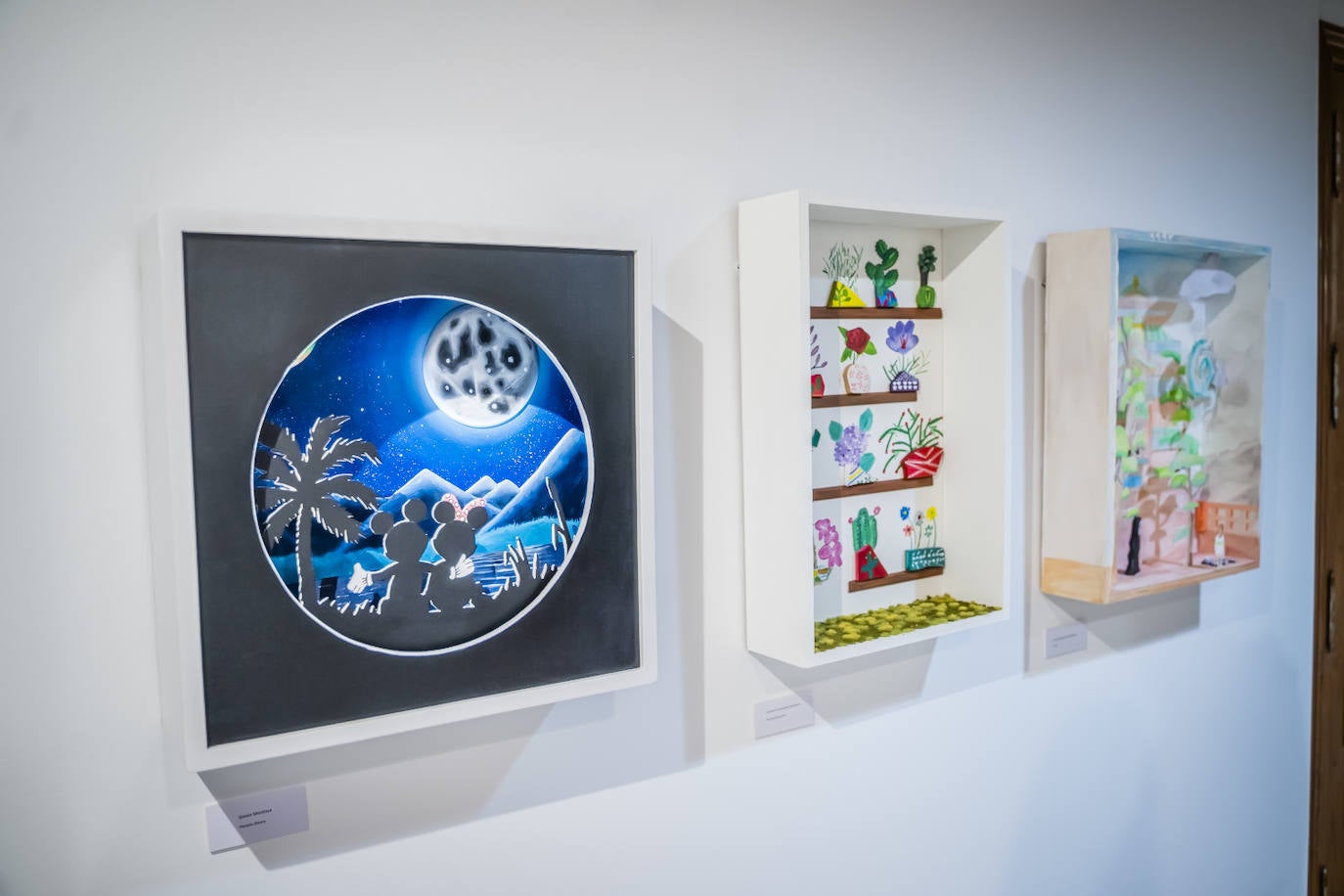 Roquetas clausura sus talleres de cerámica, fotografía y pintura con una exposición