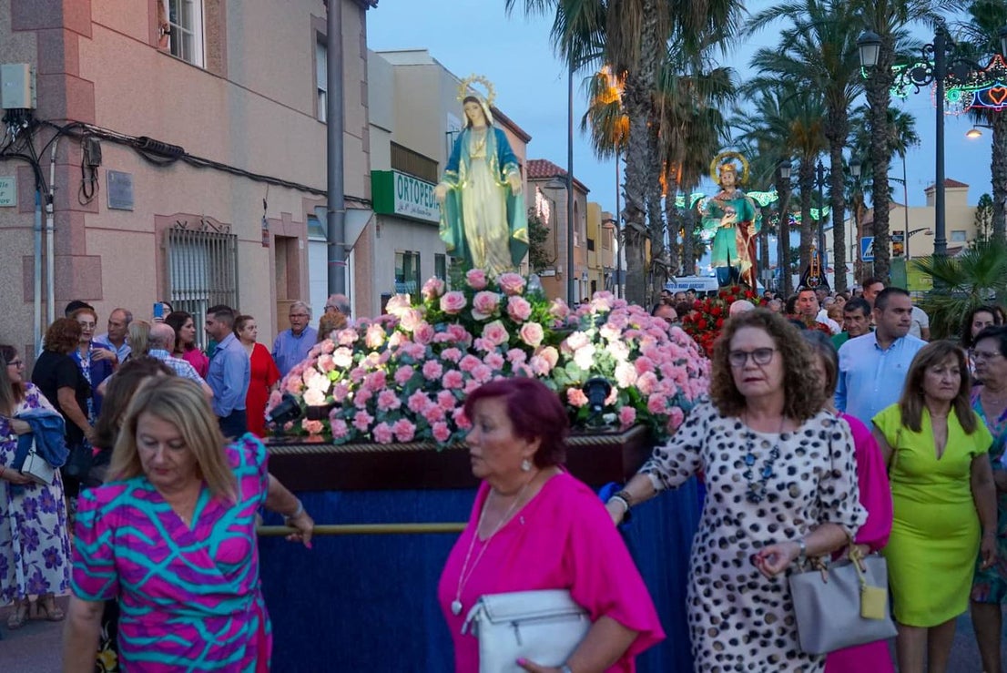 Así fue la procesión de San Fernando y La Milagrosa en Llanos de Vícar